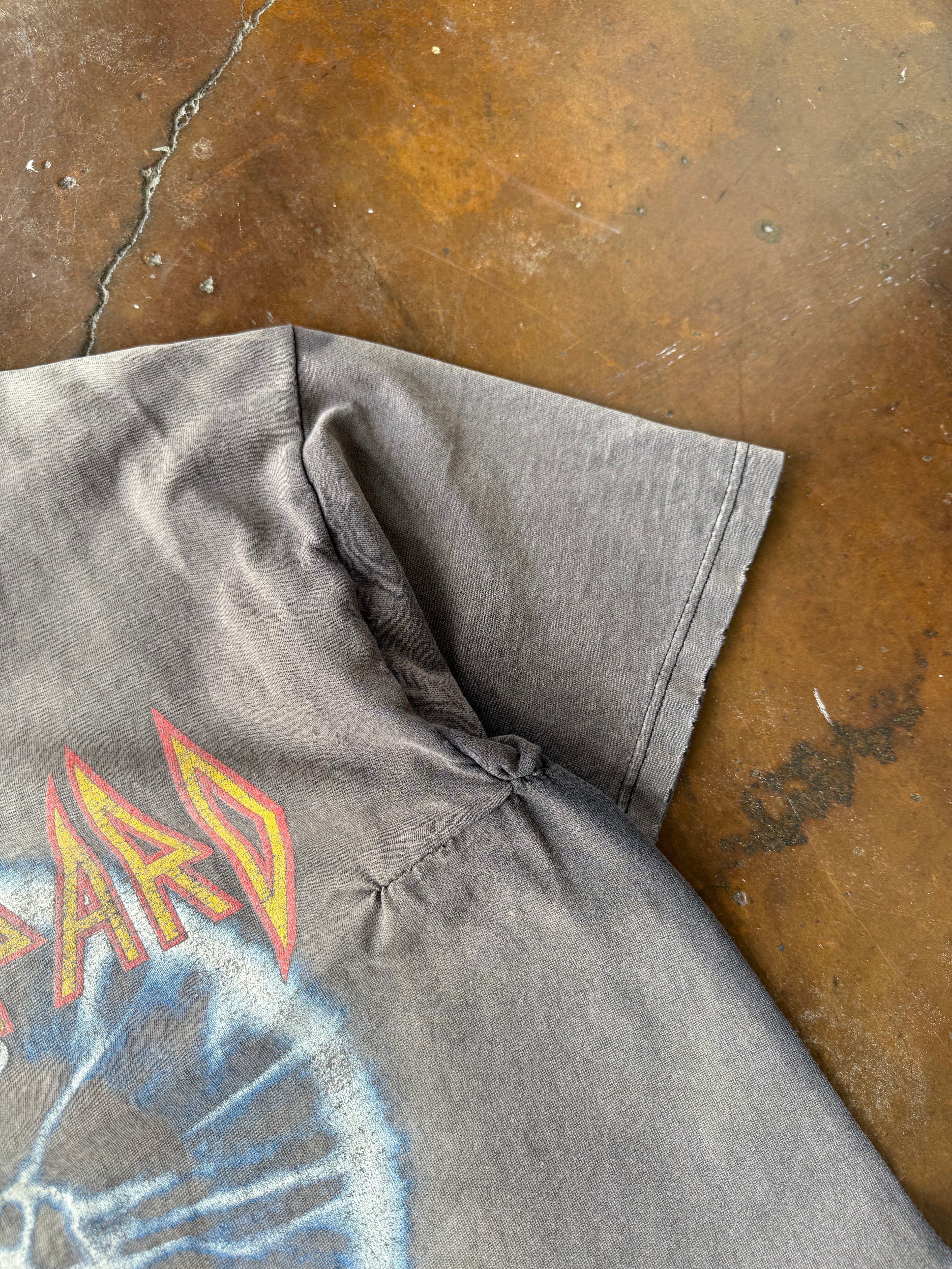 1993 faded Def Leppard "adrenalize" band shirt (XL)