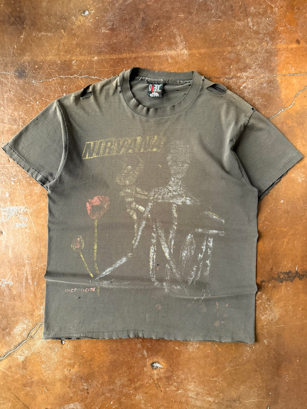 90s faded & distressed Nirvana "incesticide" band shirt (XL)
