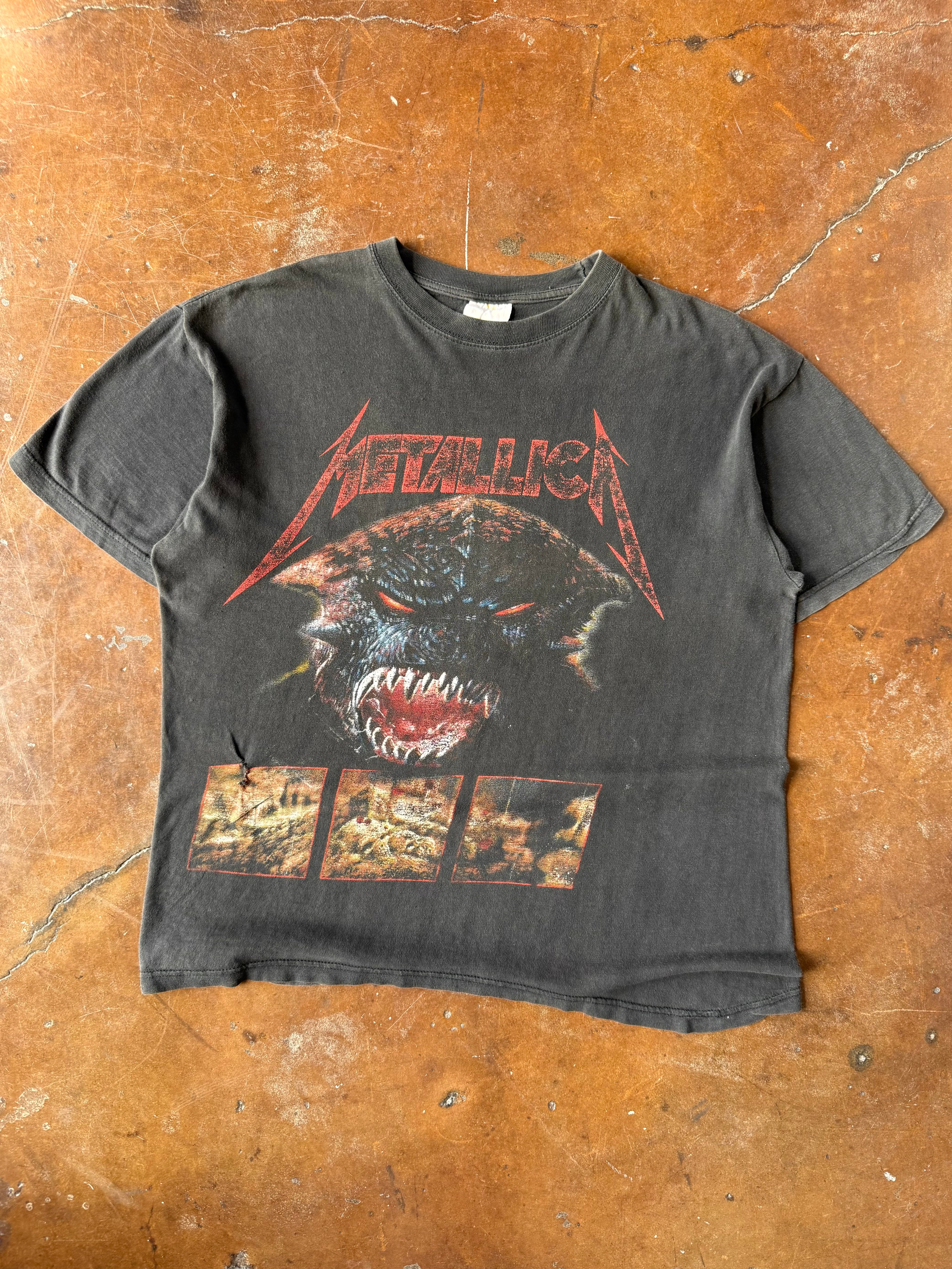 90s Metallica "creature" band shirt (XL)