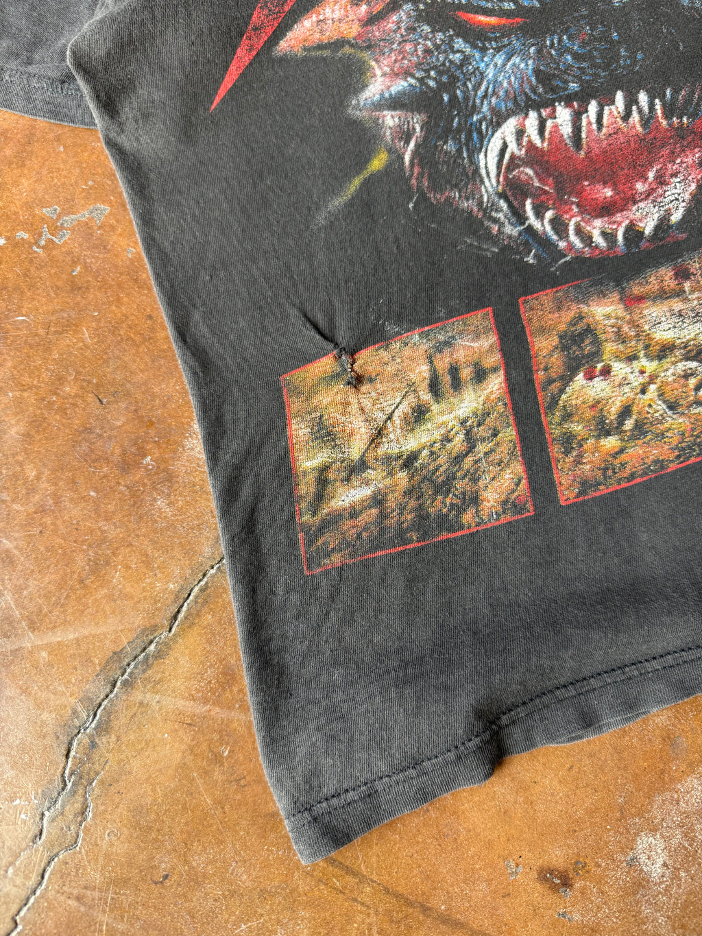 90s Metallica "creature" band shirt (XL)