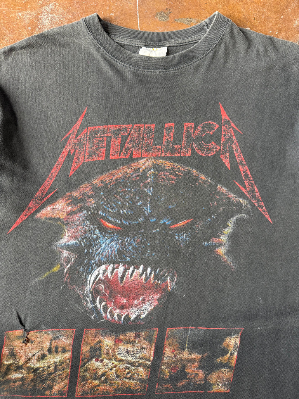 90s Metallica "creature" band shirt (XL)