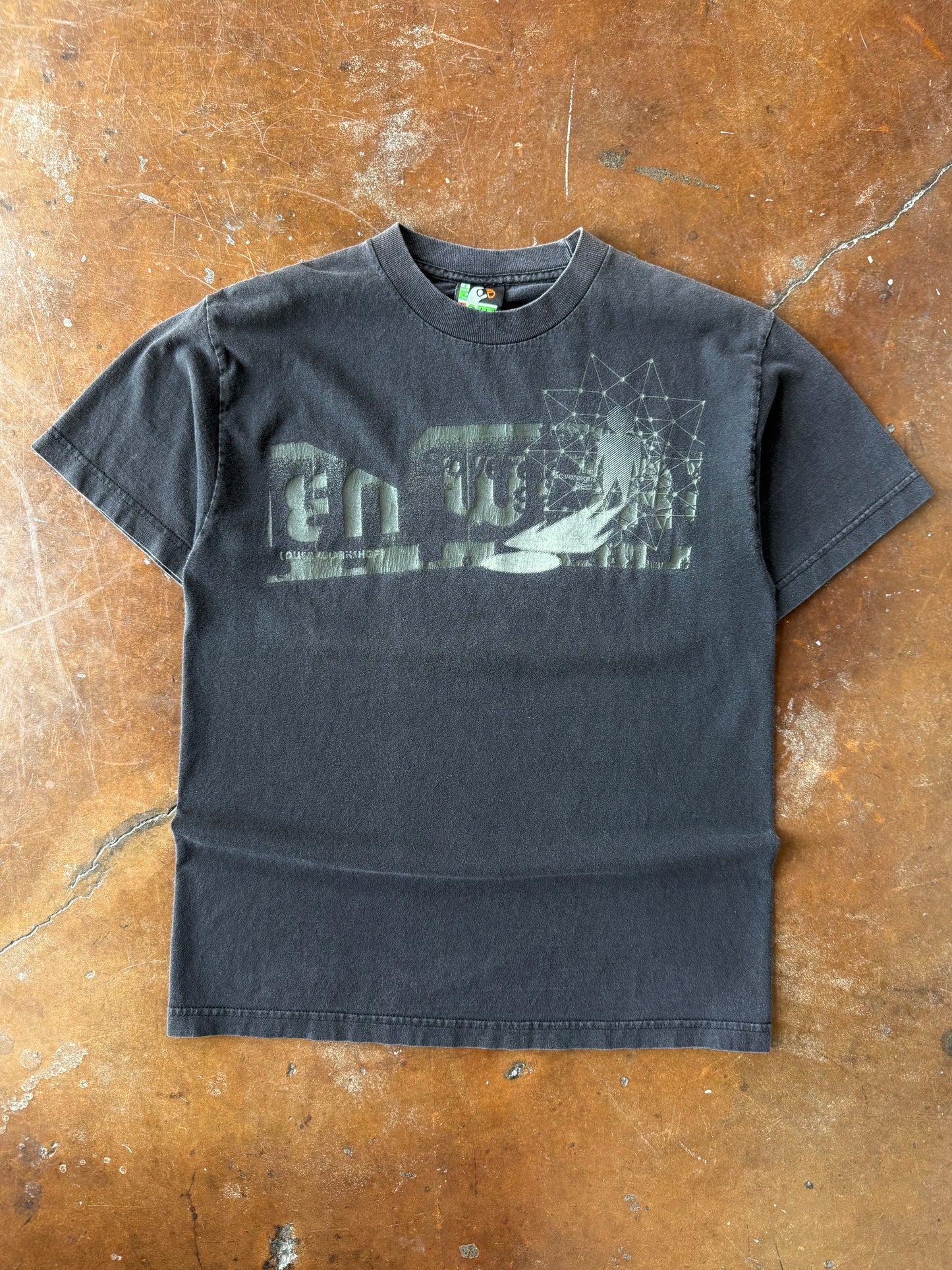 2000s Alien Workshop skate logo shirt (MEDIUM)