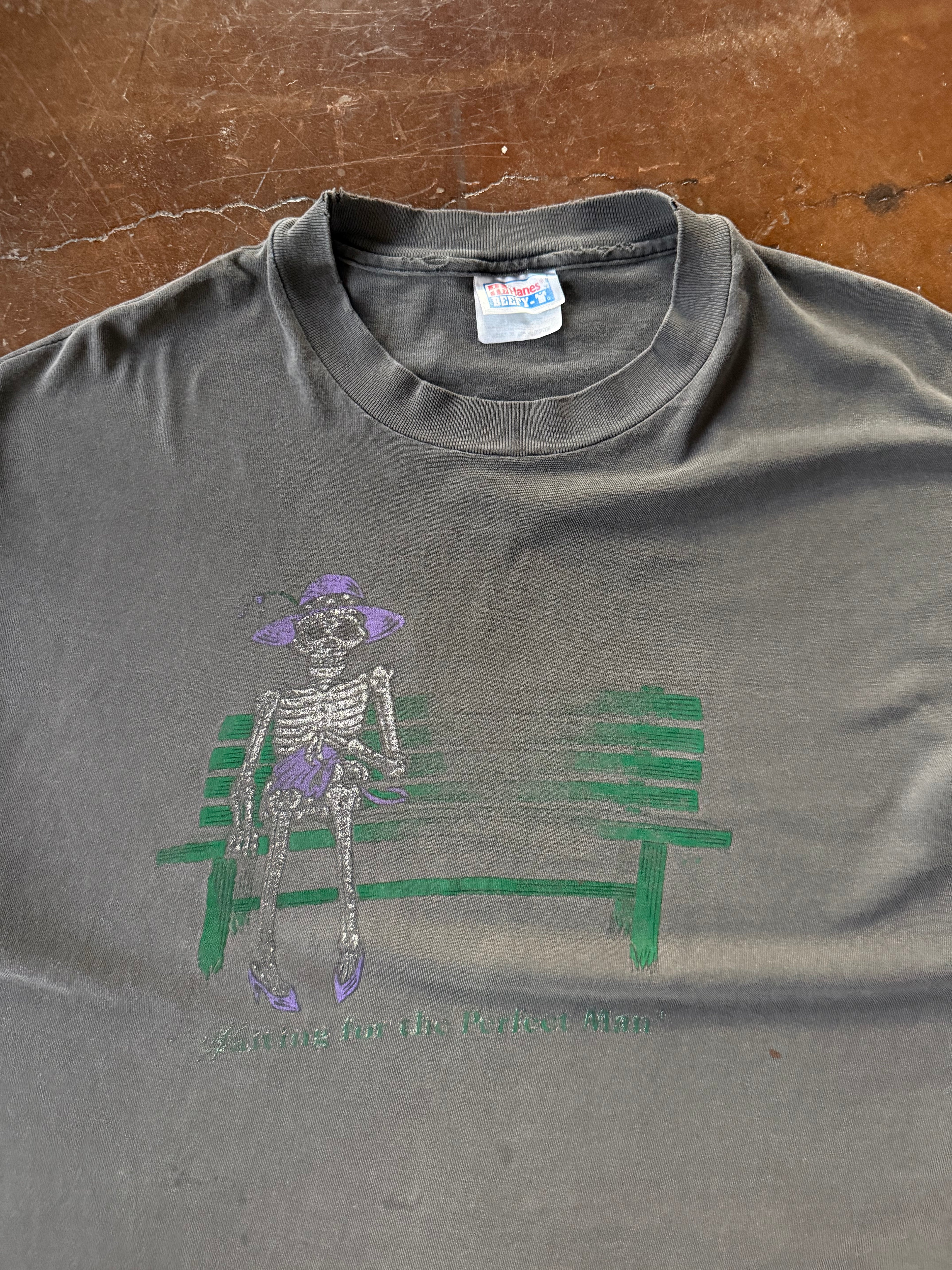 90s faded Skeleton "waiting for the perfect man" shirt (XL)