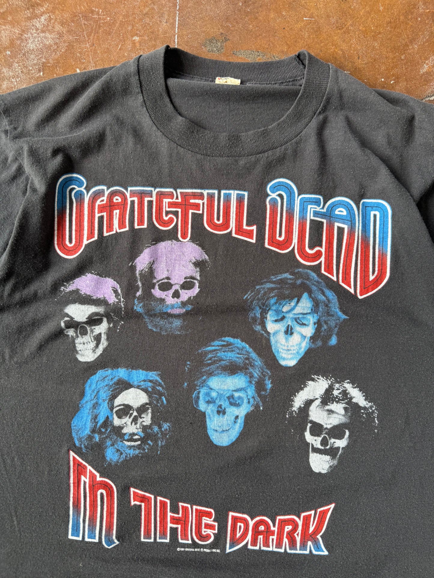 1987 Grateful Dead "in the dark, touch of grey" band shirt (LARGE)