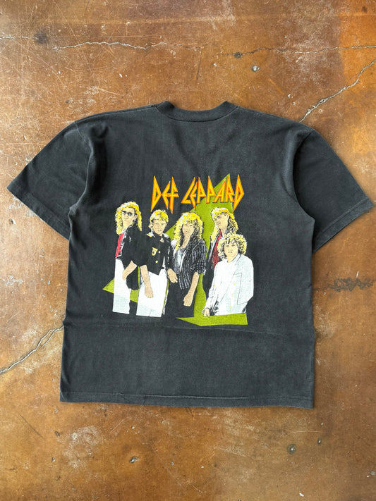 1987 Def Leppard "hysteria" band shirt (LARGE)