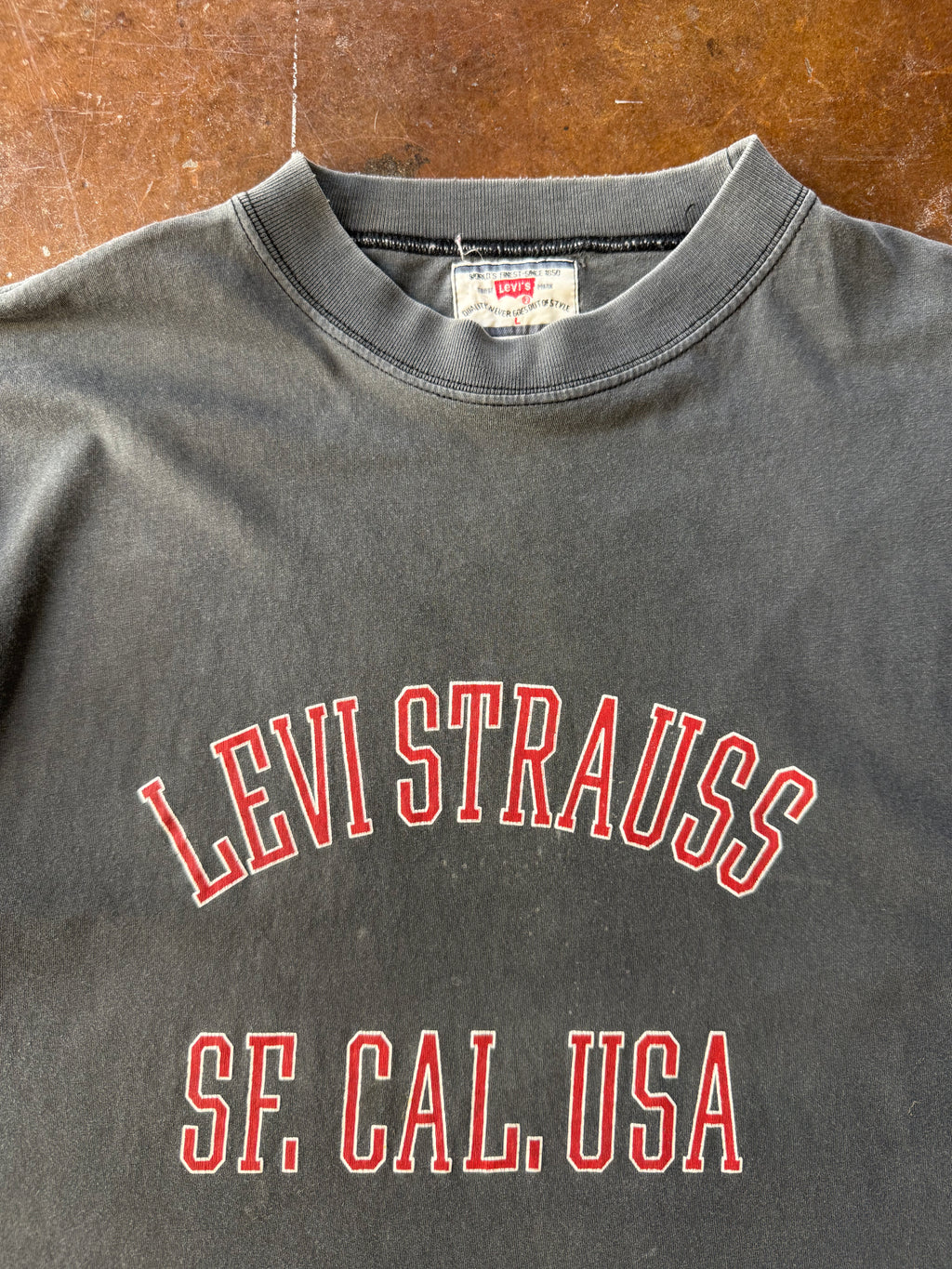 90s lightly distressed Levi's Strauss logo shirt (LARGE)