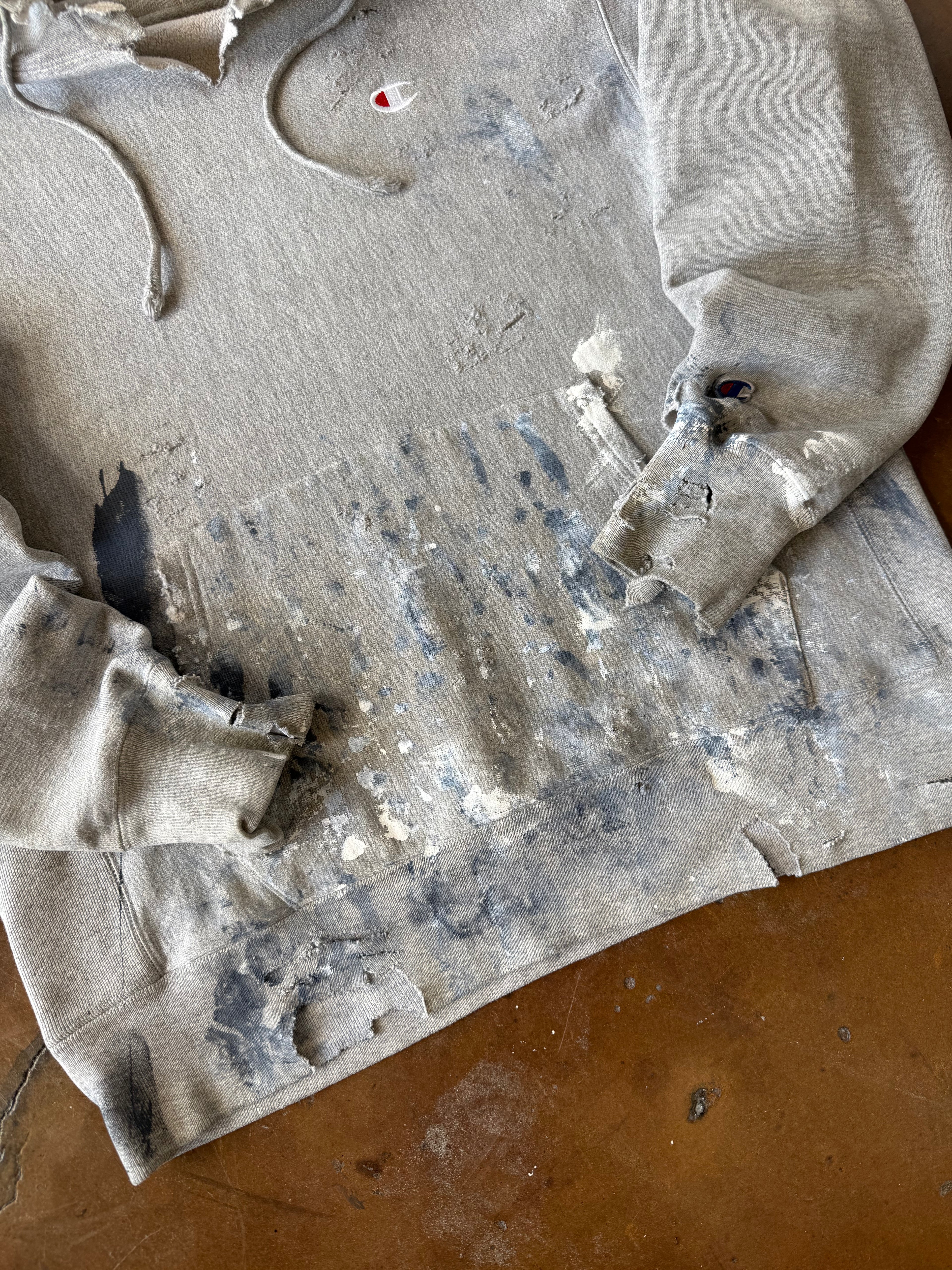 2000s heavily distressed Champion reverse weave hoodie (LARGE)