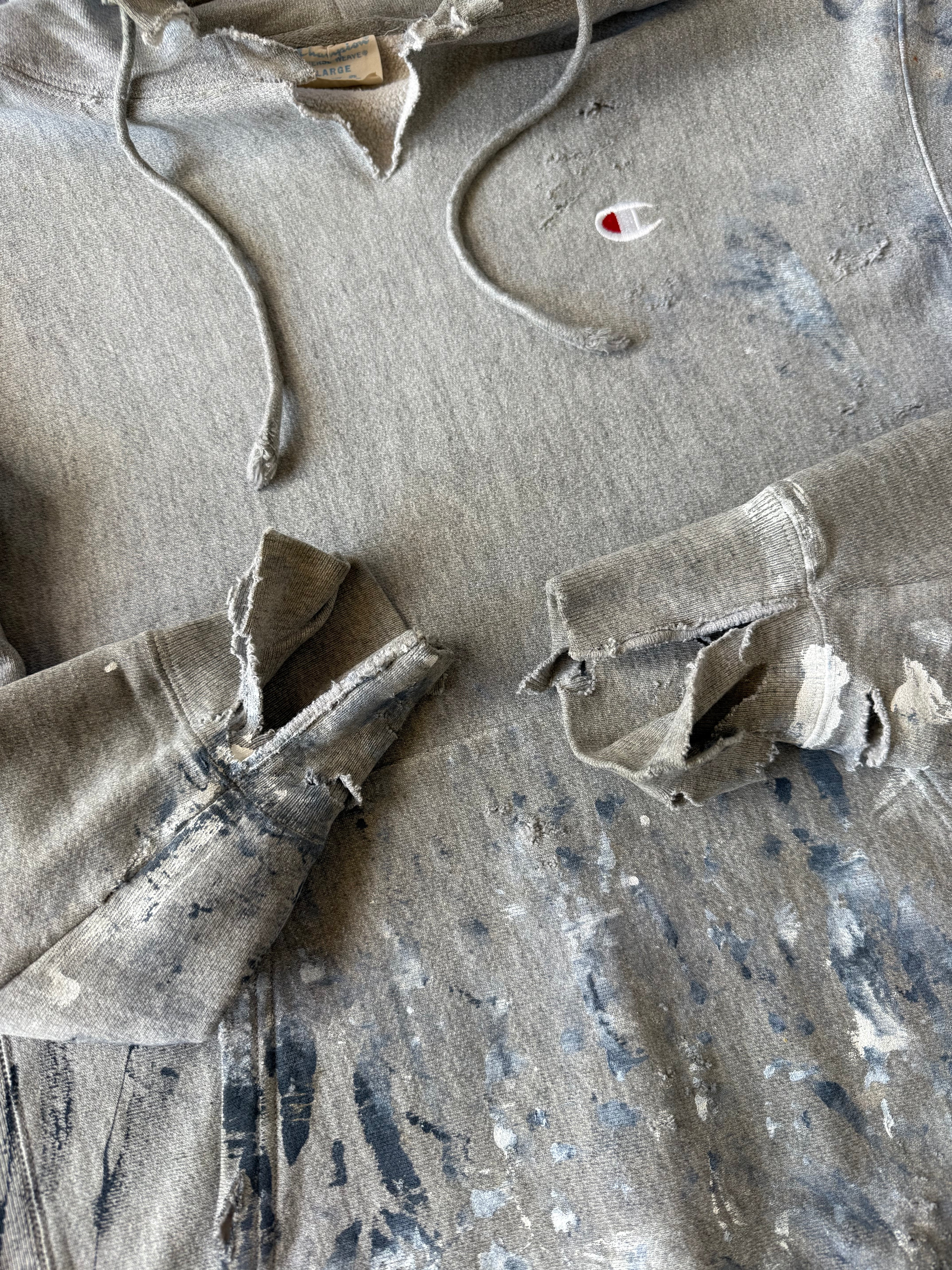 2000s heavily distressed Champion reverse weave hoodie (LARGE)