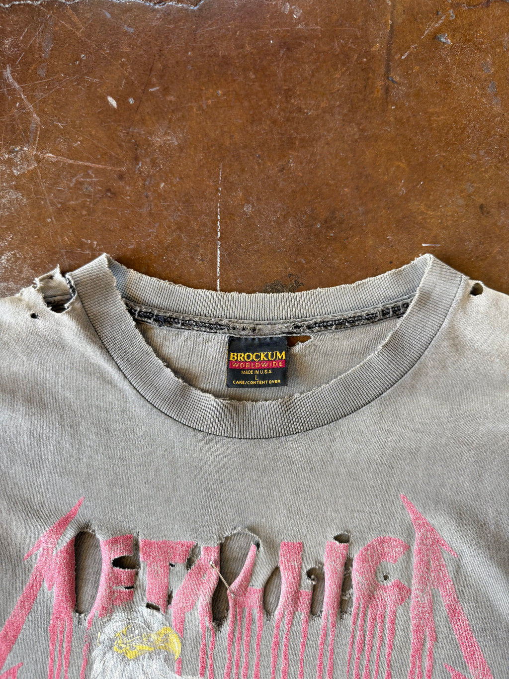 90s faded & distressed Metallica "world eagle" band shirt (LARGE)