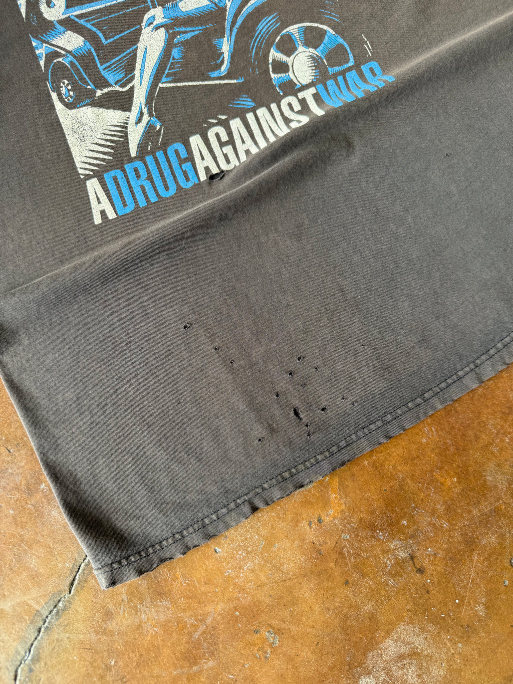 90s lightly faded & distressed KMFDM "drug against war" band shirt (XL)