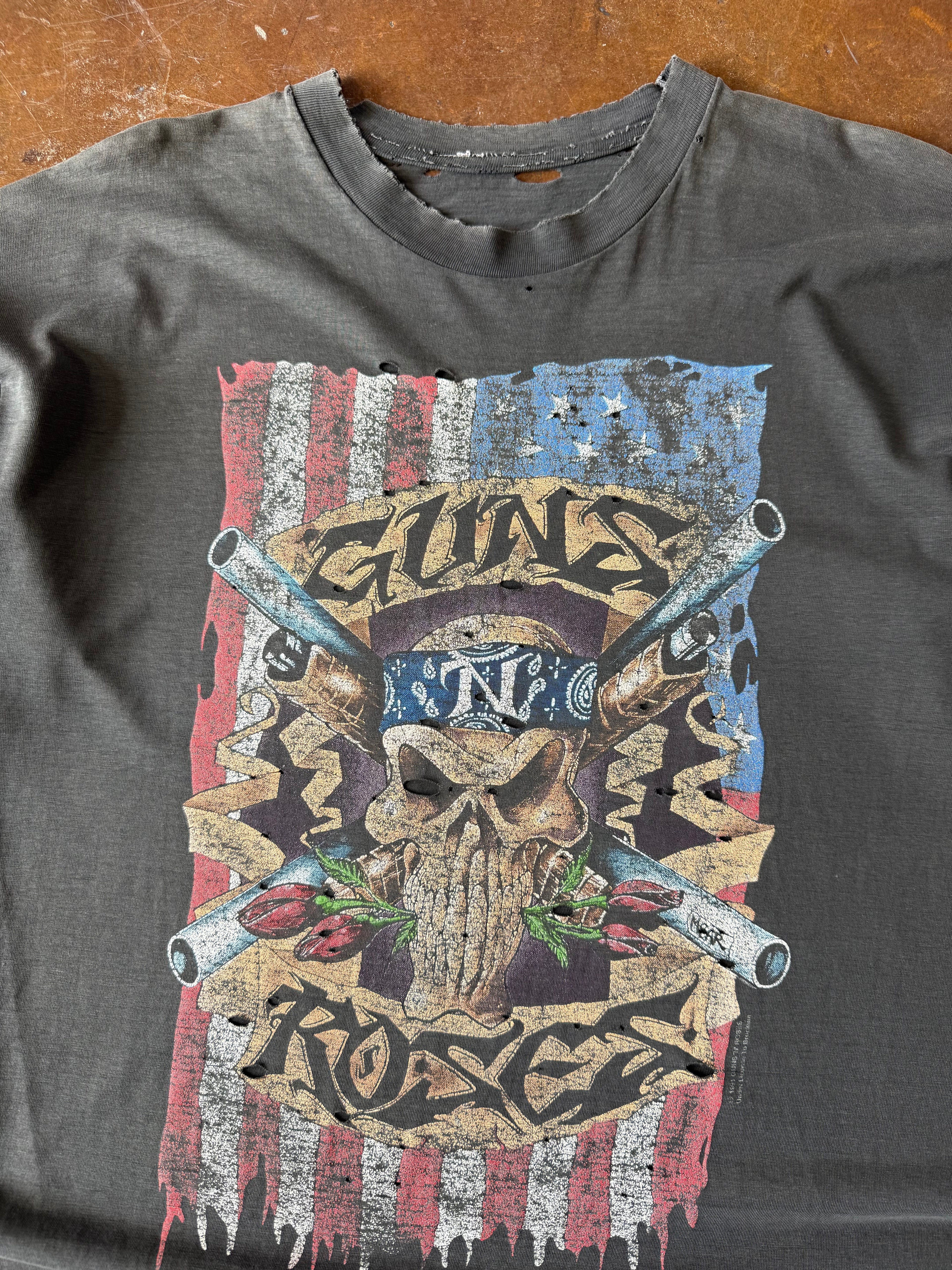 1992 lightly faded & distressed Guns N' Roses "use your illusion" band shirt (XL)