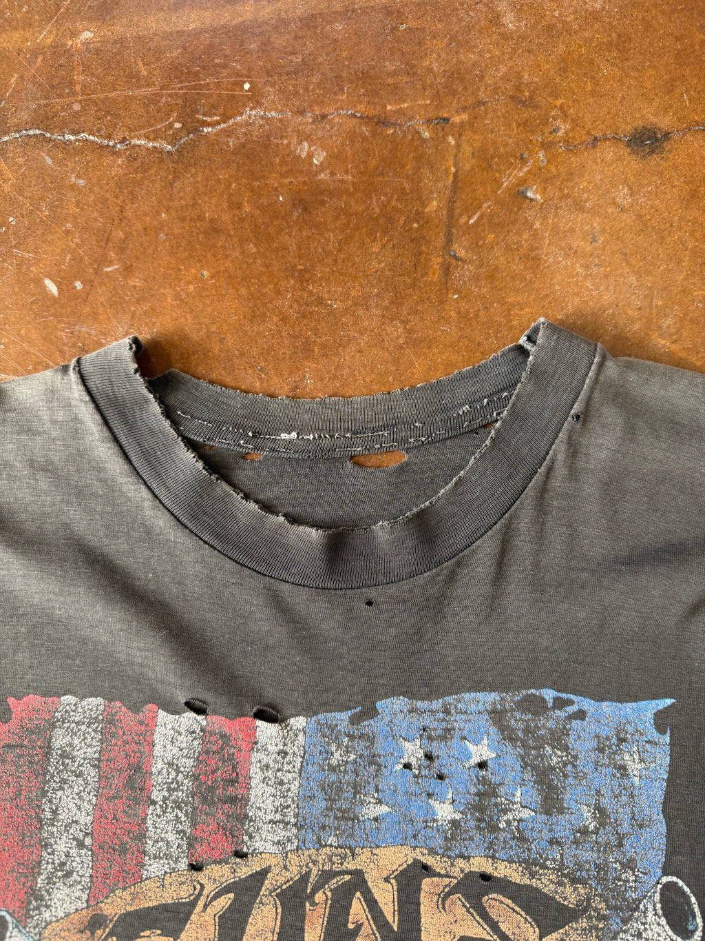 1992 lightly faded & distressed Guns N' Roses "use your illusion" band shirt (XL)