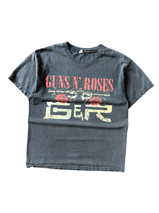vintage Y2K guns n' roses "pistol" band shirt